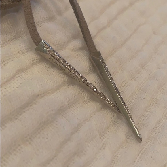 Kendra Scott necklace - Picture 3 of 4